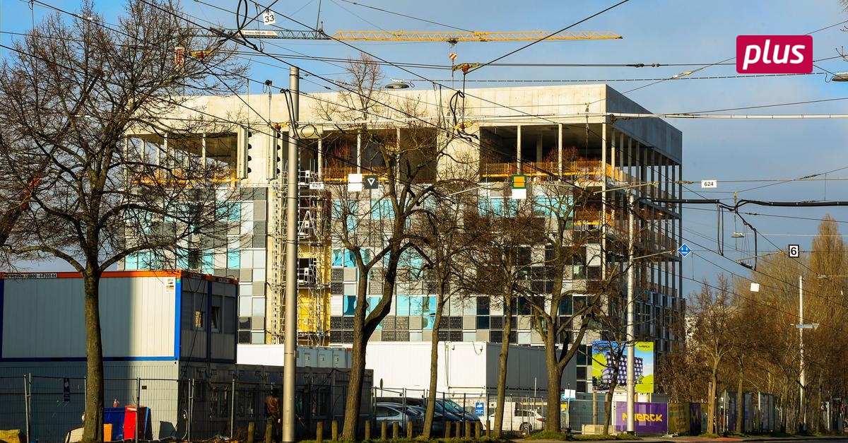 Darmstadt Merck macht auch den Gehweg an der Knell schön